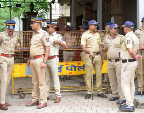 महाराष्ट्र:  बगैर वर्क परमिट फिल्म इंडस्ट्री में काम करने वाले  17 विदेशी नागरिकों के खिलाफ दर्ज हुआ मामला